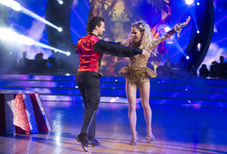 Lindsey Stirling feet photo thumbnail