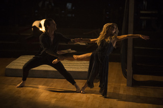 Lindsey Stirling feet photo thumbnail