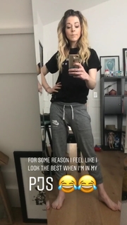 Lindsey Stirling feet photo thumbnail