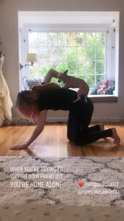 Lindsey Stirling feet photo thumbnail