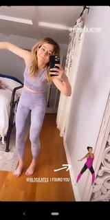Lindsey Stirling feet photo thumbnail