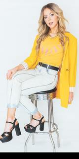 Lindsey Stirling feet photo thumbnail