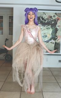 Lindsey Stirling feet photo thumbnail
