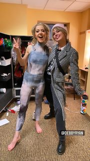 Lindsey Stirling feet photo thumbnail