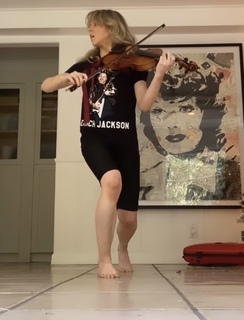 Lindsey Stirling feet photo thumbnail