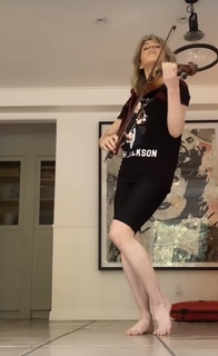 Lindsey Stirling feet photo thumbnail