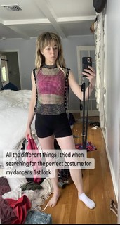 Lindsey Stirling feet photo thumbnail