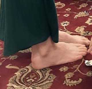Lindsey Stirling feet photo thumbnail