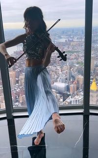 Lindsey Stirling feet photo thumbnail