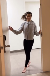 Lindsey Stirling feet photo thumbnail