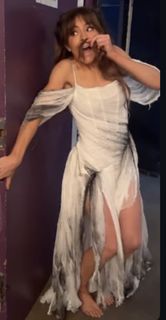 Lindsey Stirling feet photo thumbnail