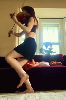Lindsey Stirling feet photo 3