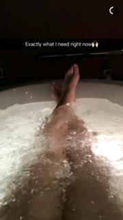 Lindsey Vonn feet photo thumbnail