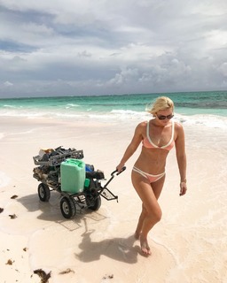 Lindsey Vonn feet photo thumbnail
