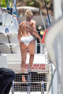 Lindsey Vonn feet photo thumbnail