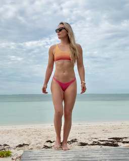 Lindsey Vonn feet photo thumbnail