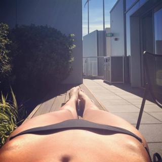 Lindy Booth feet photo thumbnail