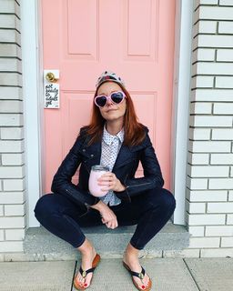 Lindy Booth feet photo thumbnail