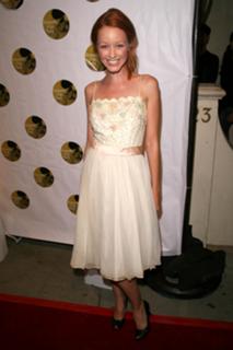 Lindy Booth feet photo thumbnail