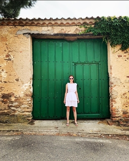 Lindy Booth feet photo thumbnail
