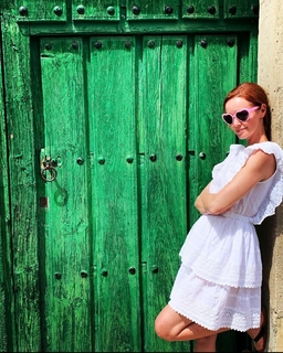 Lindy Booth feet photo thumbnail