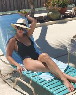 Linsey Godfrey feet photo 12
