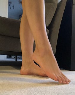 Linzor feet photo 6