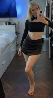 Linzor feet photo 2