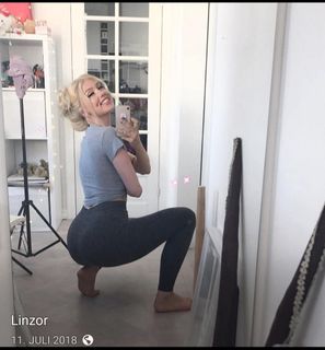 Linzor feet photo 7