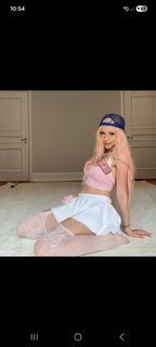 Linzor feet photo 2