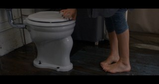 Lio Tipton feet photo thumbnail