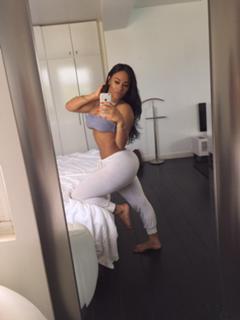 Lira Mercer feet photo 7