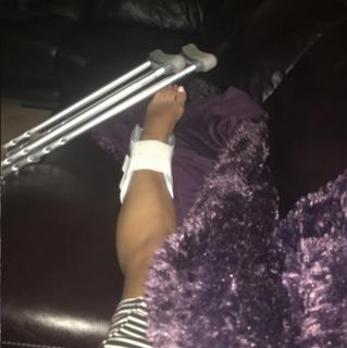 Lira Mercer feet photo 3
