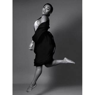 Lira Mercer feet photo 4