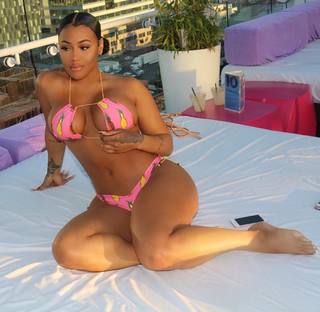Lira Mercer feet photo 17