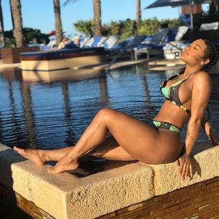 Lira Mercer feet photo 3