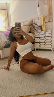 Lira Mercer feet photo 9