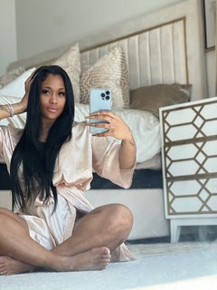 Lira Mercer feet photo 4