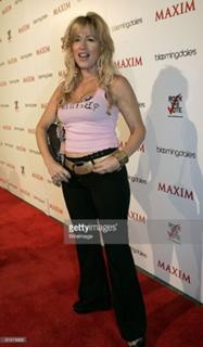 Lisa Ann Walter feet photo 11