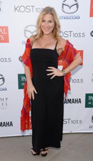 Lisa Ann Walter feet photo 7