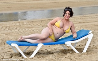 Lisa Appleton feet photo 8