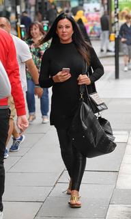 Lisa Appleton feet photo 10