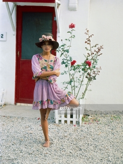 Lisa Bonet feet photo thumbnail