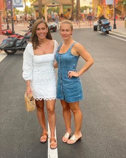 Lisa Boothe feet photo thumbnail