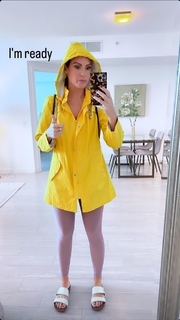 Lisa Boothe feet photo thumbnail