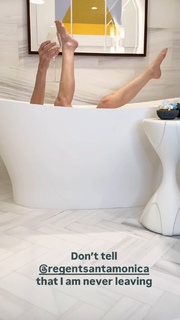 Lisa Breckenridge feet photo 17