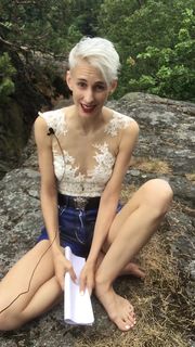 Lisa Eckhart feet photo 3