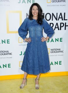 Lisa Edelstein feet photo thumbnail