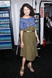Lisa Edelstein feet photo thumbnail