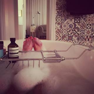 Lisa Faulkner feet photo 5